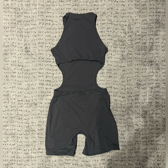 RARE Skims Fits Everybody High Neck Cut Out Onesie Romper Black - Picture 5 of 7